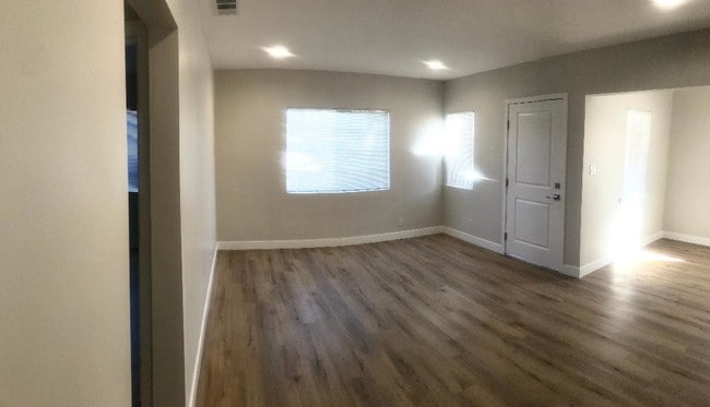 Building Photo - 6433 Gentry Ave
