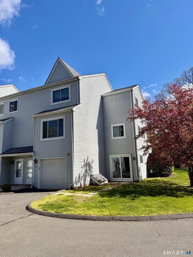 Building Photo - 69 Northwest Dr