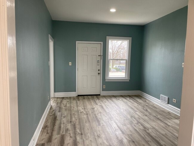 Foto del edificio - 114 E Richmond St