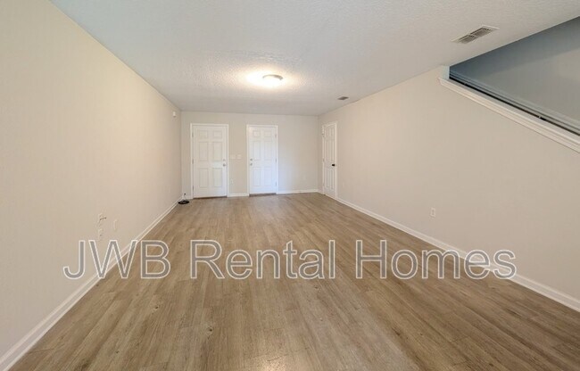 Foto del edificio - 7824 Playschool Ln