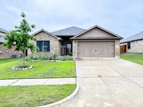 Building Photo - 243 Saratoga Dr