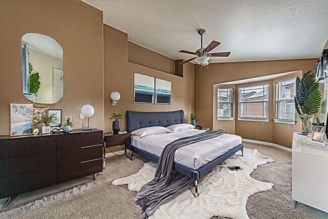 Foto del edificio - Stunning 5BR Home with Luxury Master Suite & Low-Maintenance Yard!