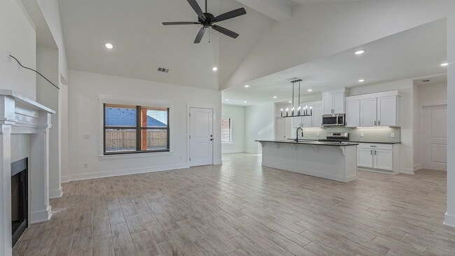 Photo - 147 N Banner Ave Apartment