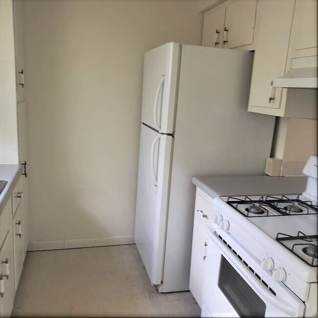 Foto del edificio - 1634 Greencrest Ave