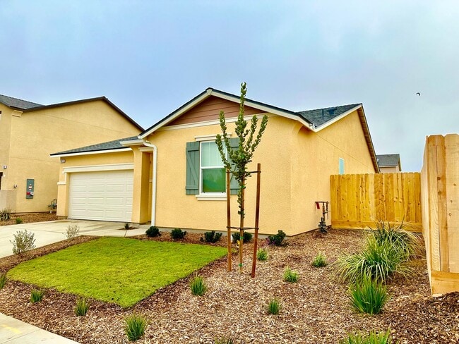 Building Photo - BRAND NEW 4/2 Century Home In Madera