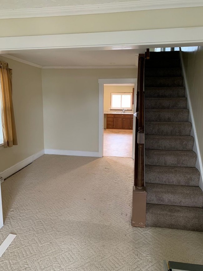 Building Photo - 3 Bedroom Home in East Petersburg