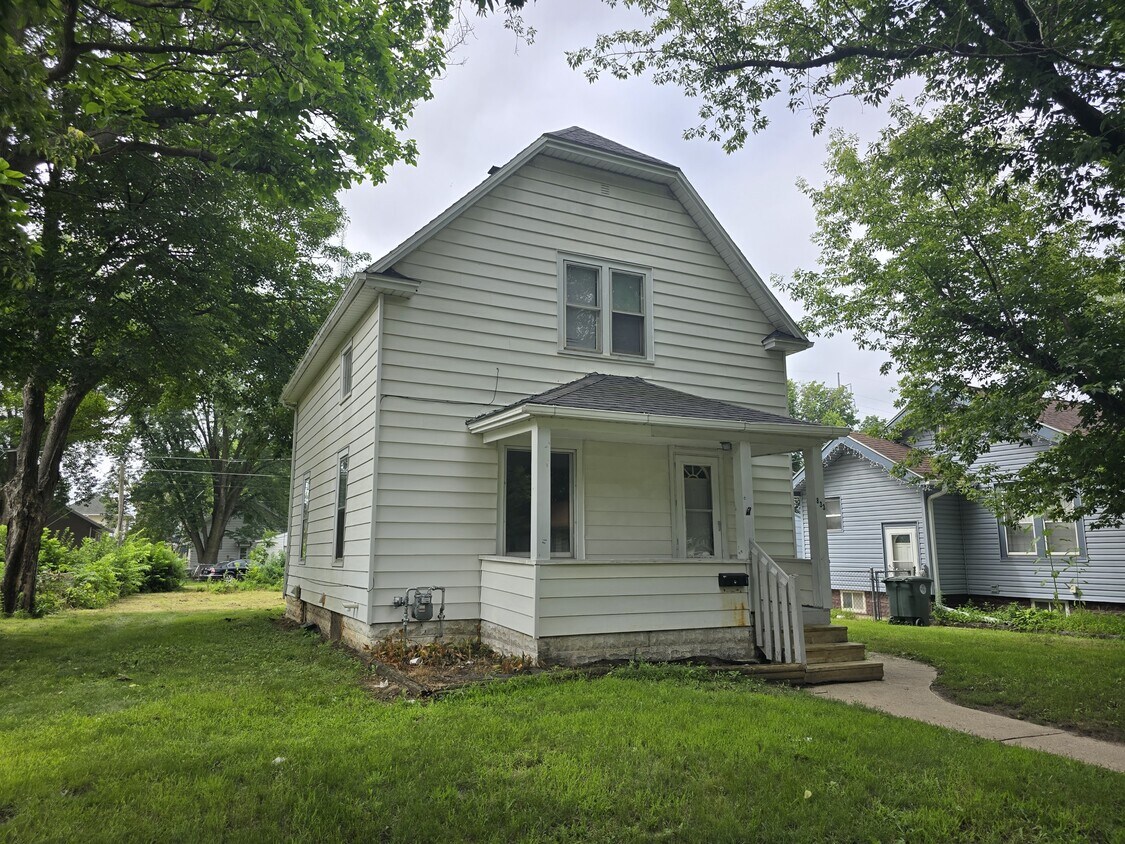 Foto principal - 833 Dawson St