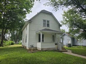 Building Photo - 833 Dawson St