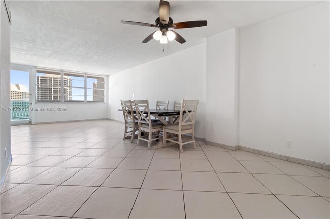 Foto del edificio - 6770 Indian Creek Dr