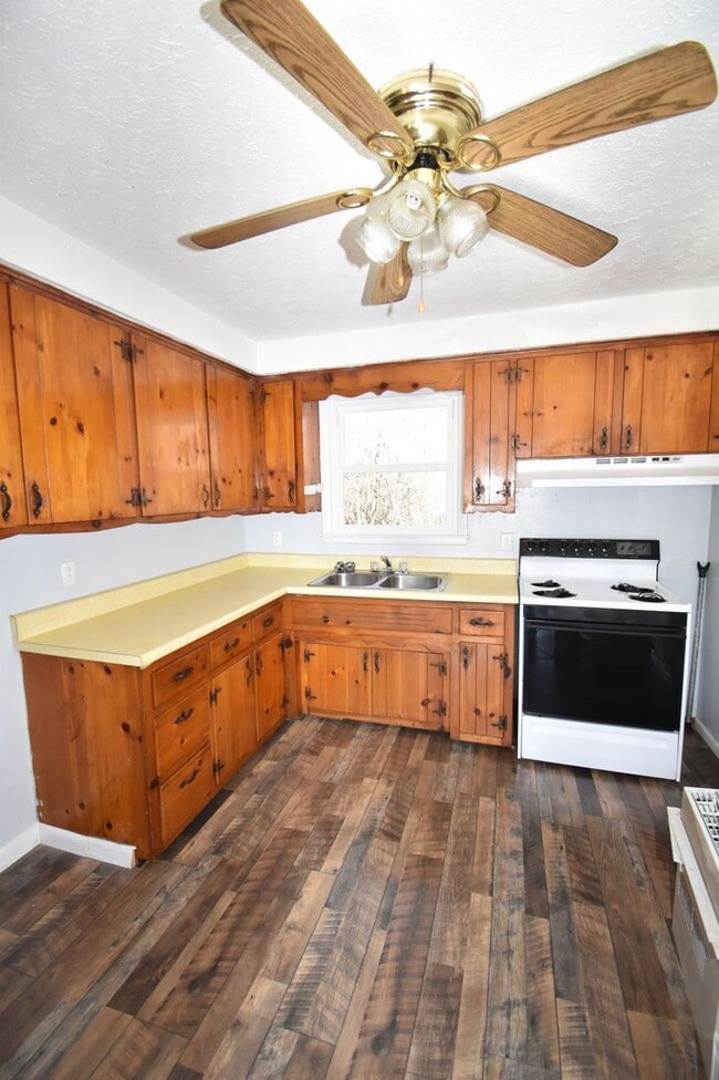 Building Photo - 3 Bedroom Pet Friendly Home For Rent Near ...