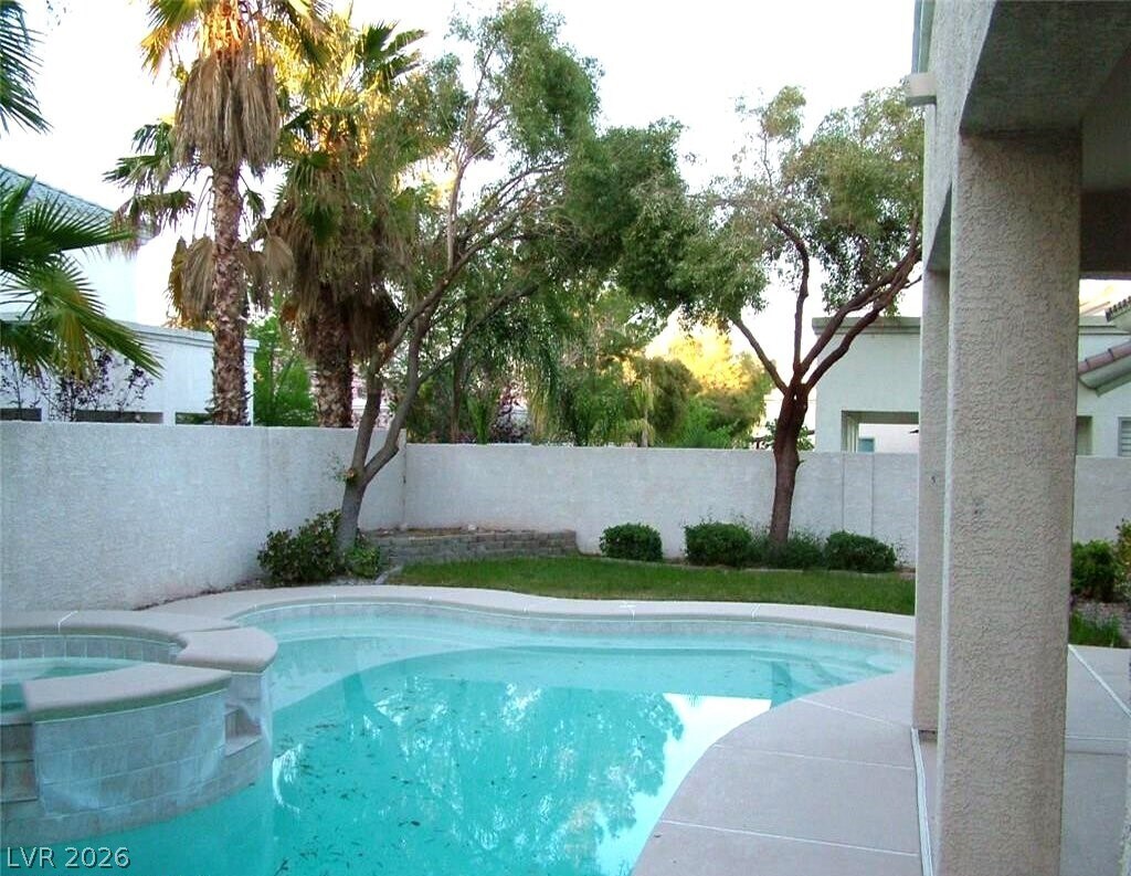 Foto del edificio - 30 Castle Creek Ct