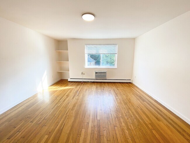Foto del edificio - 71 Colborne Rd