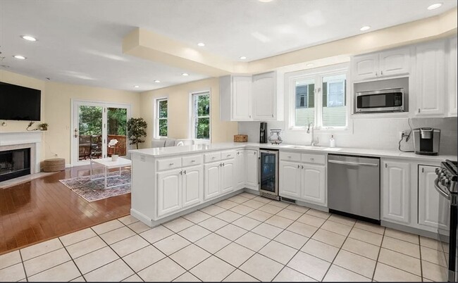 Building Photo - 33 Furbush Rd