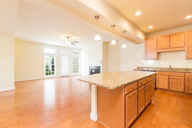 Foto del edificio - 3020 Glen Valley Dr