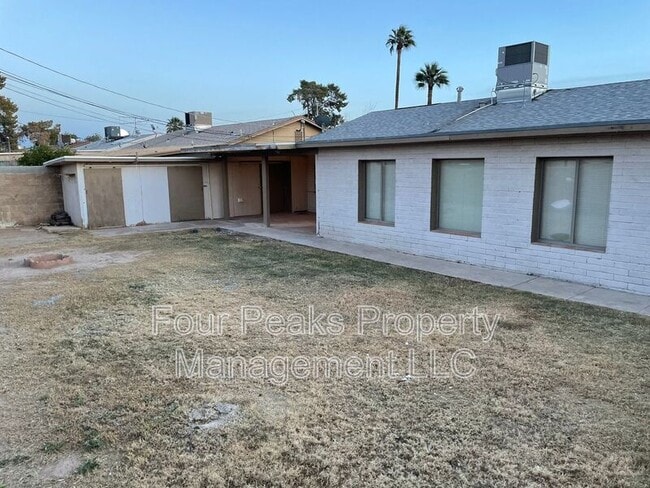 Building Photo - 6406 W Rose Ln