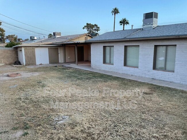 Foto del edificio - 6406 W Rose Ln