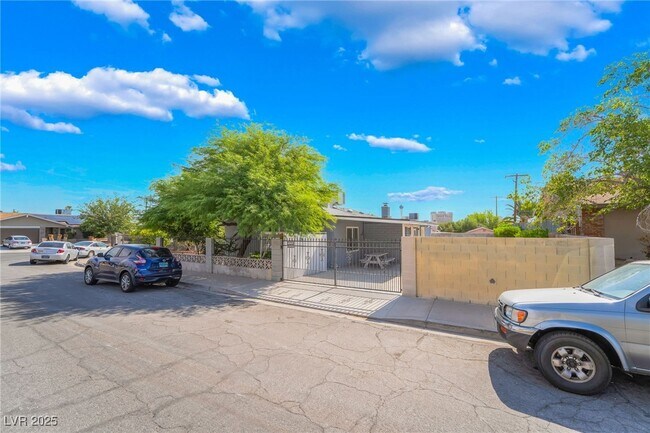 Foto del edificio - 3209 Kings Way