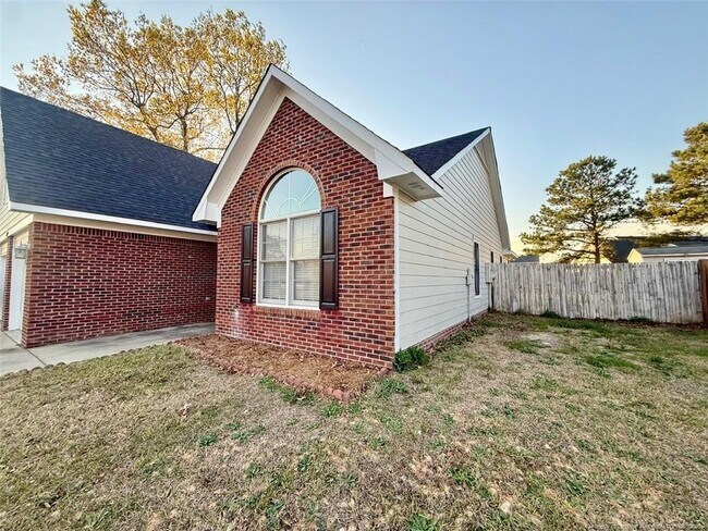 Building Photo - 8420 Deertrot Dr