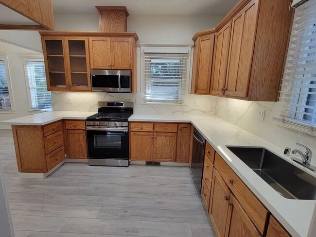Building Photo - Beautiful Home For Rent in Folsom, CA 3 be...