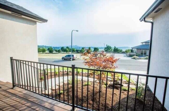 Building Photo - 4490 Brownridge Terrace