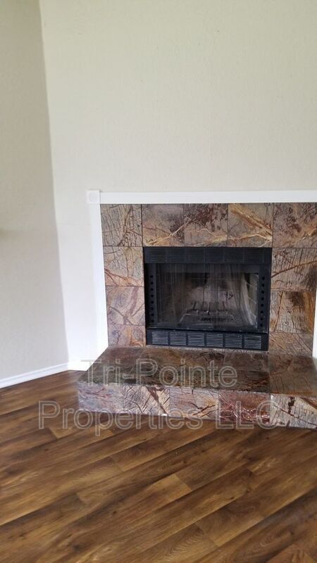 Building Photo - 3037 Colony Dr