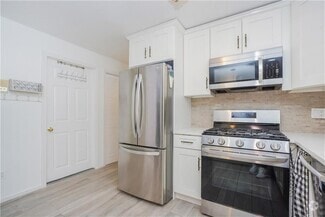 Building Photo - 1229 65th St