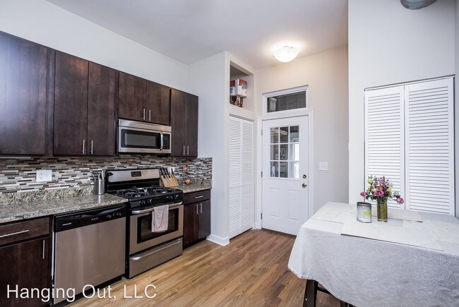 Foto del edificio - 2237 W Armitage Ave