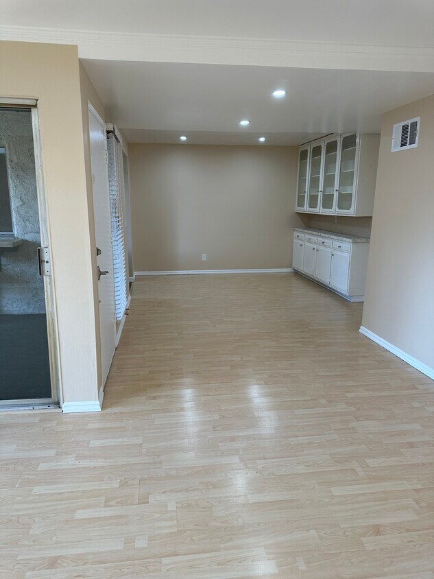 Foto principal - 605 N Louise St