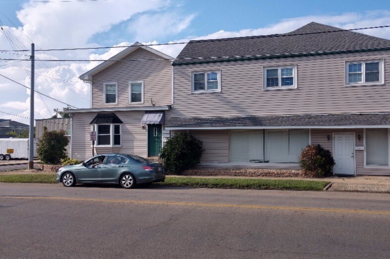 Primary Photo - 209 W Gambier St