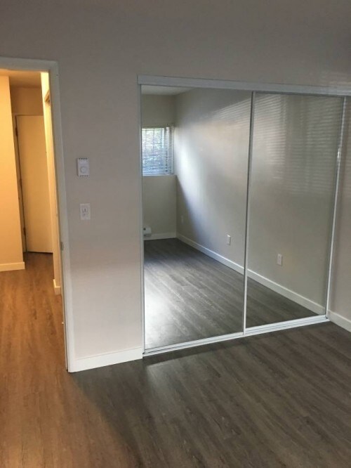 Building Photo - Camelot - 1 bedroom