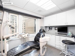 Building Photo - 30 Central Park S