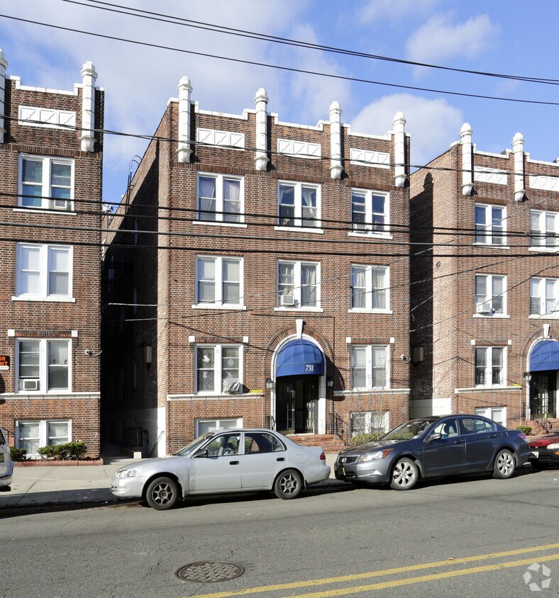 Foto principal - Bayonne Apartments