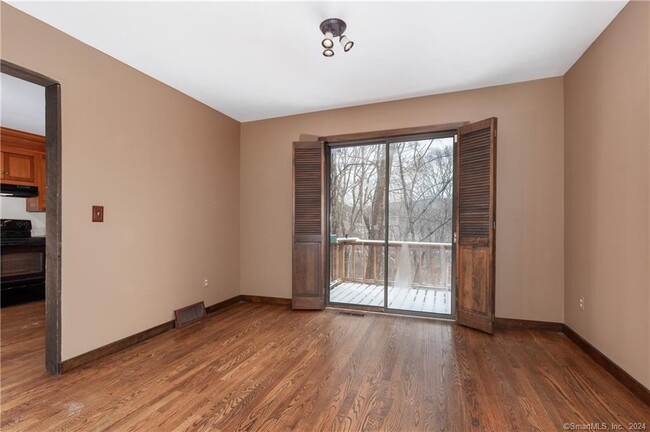 Foto del edificio - 1031 Howe Ave