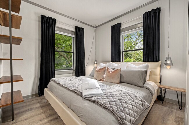 Foto del edificio - 122 W Meadow St