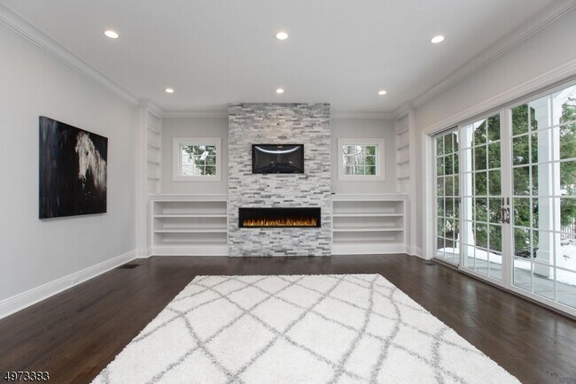 Building Photo - 149 Tennyson Dr