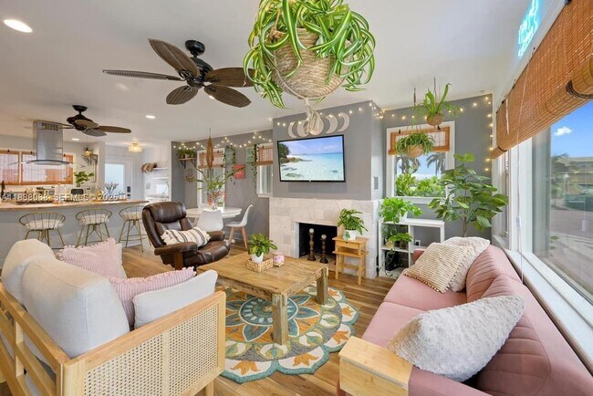 Building Photo - 314 New Hampshire St