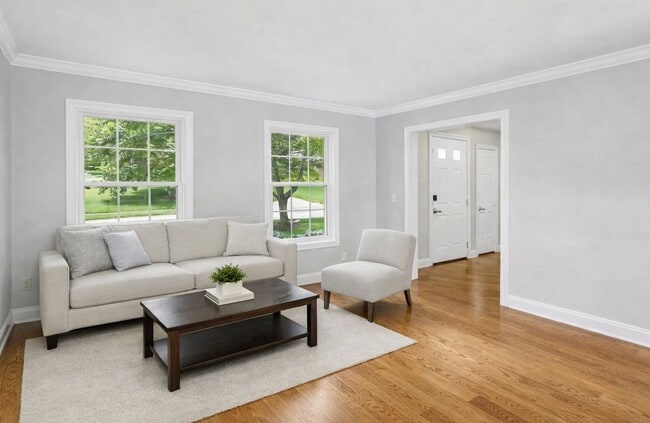 Foto del edificio - 991 Lakepointe Ct