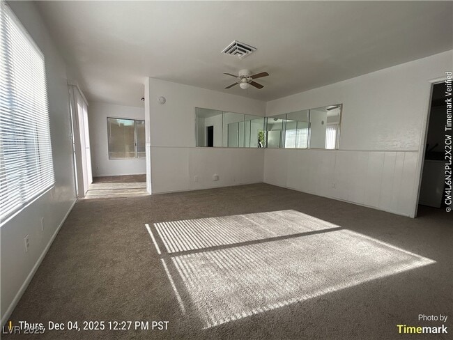 Foto del edificio - 4749 Woodlake Ave