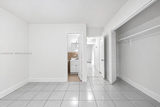 Foto del edificio - 3231 SW 25th St