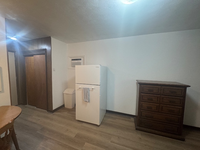 Building Photo - 1708 Holloman Dr