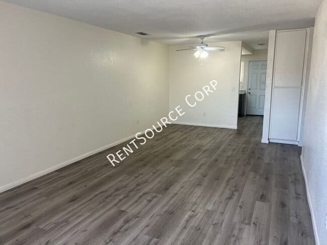 Building Photo - 1131 Barstow Rd