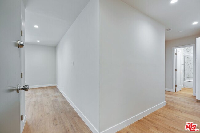 Foto del edificio - 2232 W 24th St