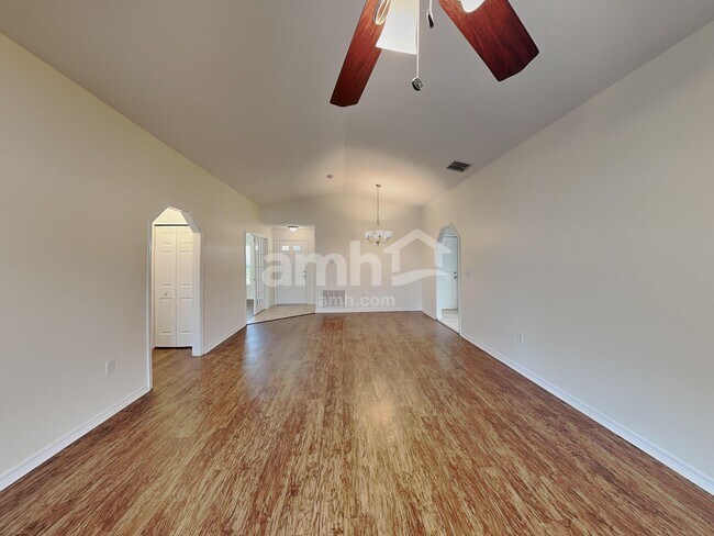 Foto del edificio - 1621 Christa Ct