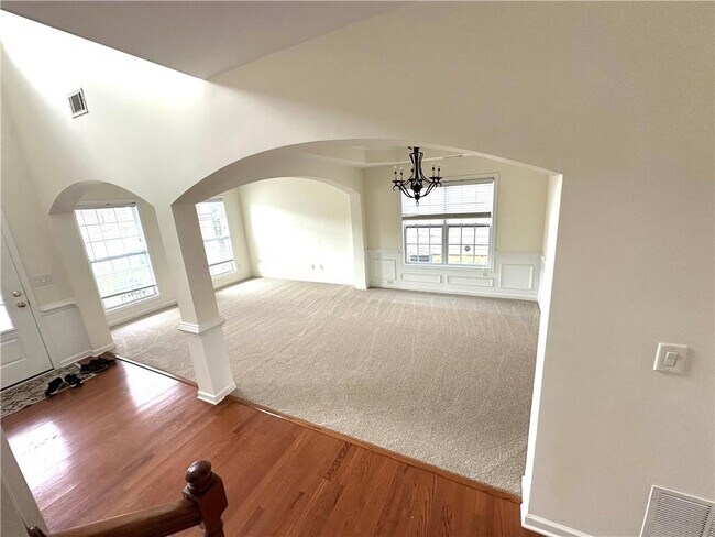 Foto del edificio - 5876 Rue Villa Ln