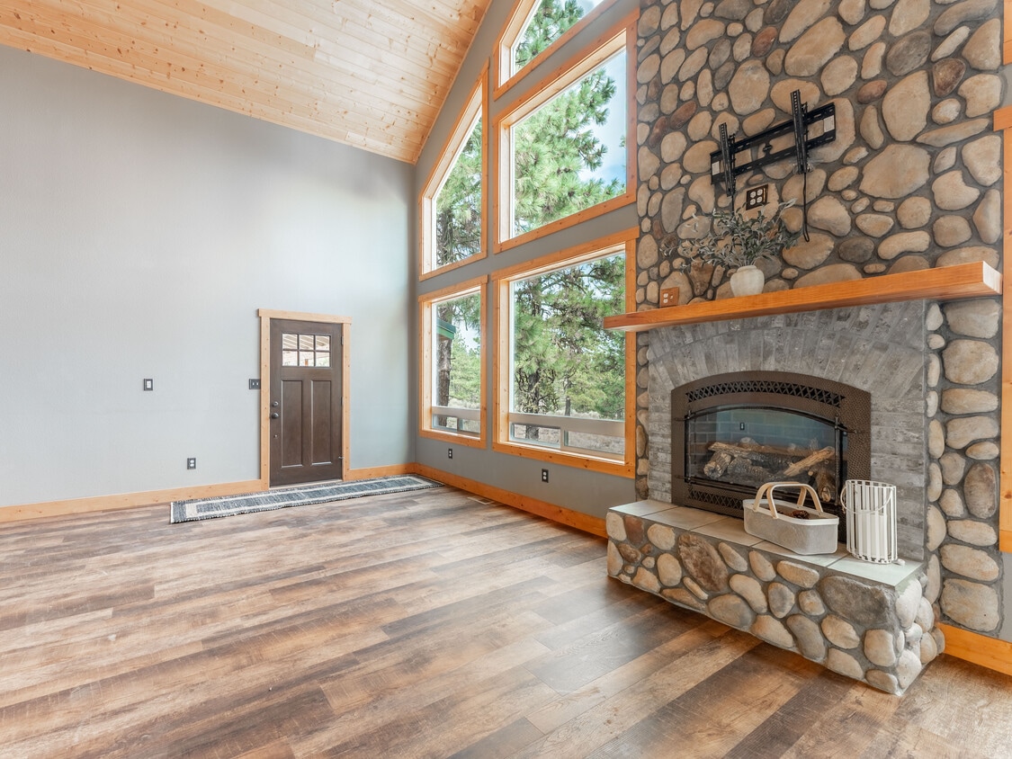 Foto principal - 117 Hummingbird Rd