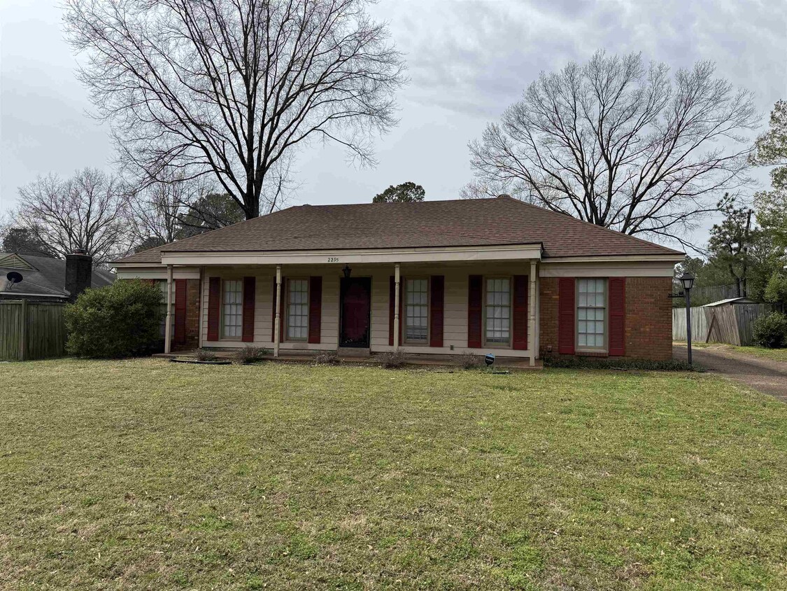Foto principal - 2295 Eastover Dr