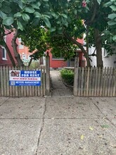 Building Photo - 2206 Sarah St