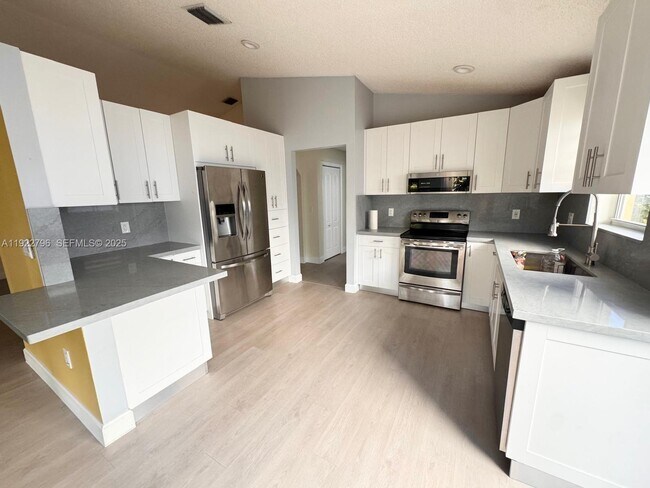 Foto del edificio - 15430 SW 143rd Terrace