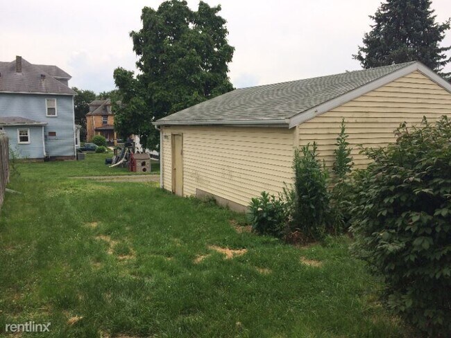 Building Photo - 4 br, 1.5 bath House - 922 Winslow Avenue