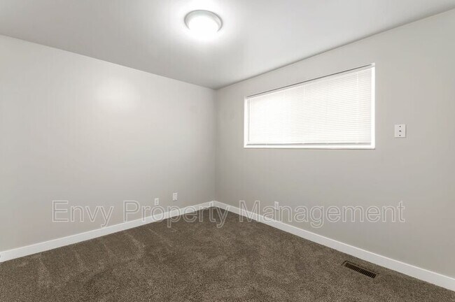 Foto del edificio - 1482 N 40 W